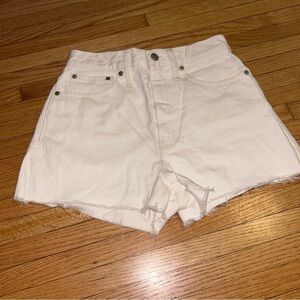 Madewell the mom jean short white 25